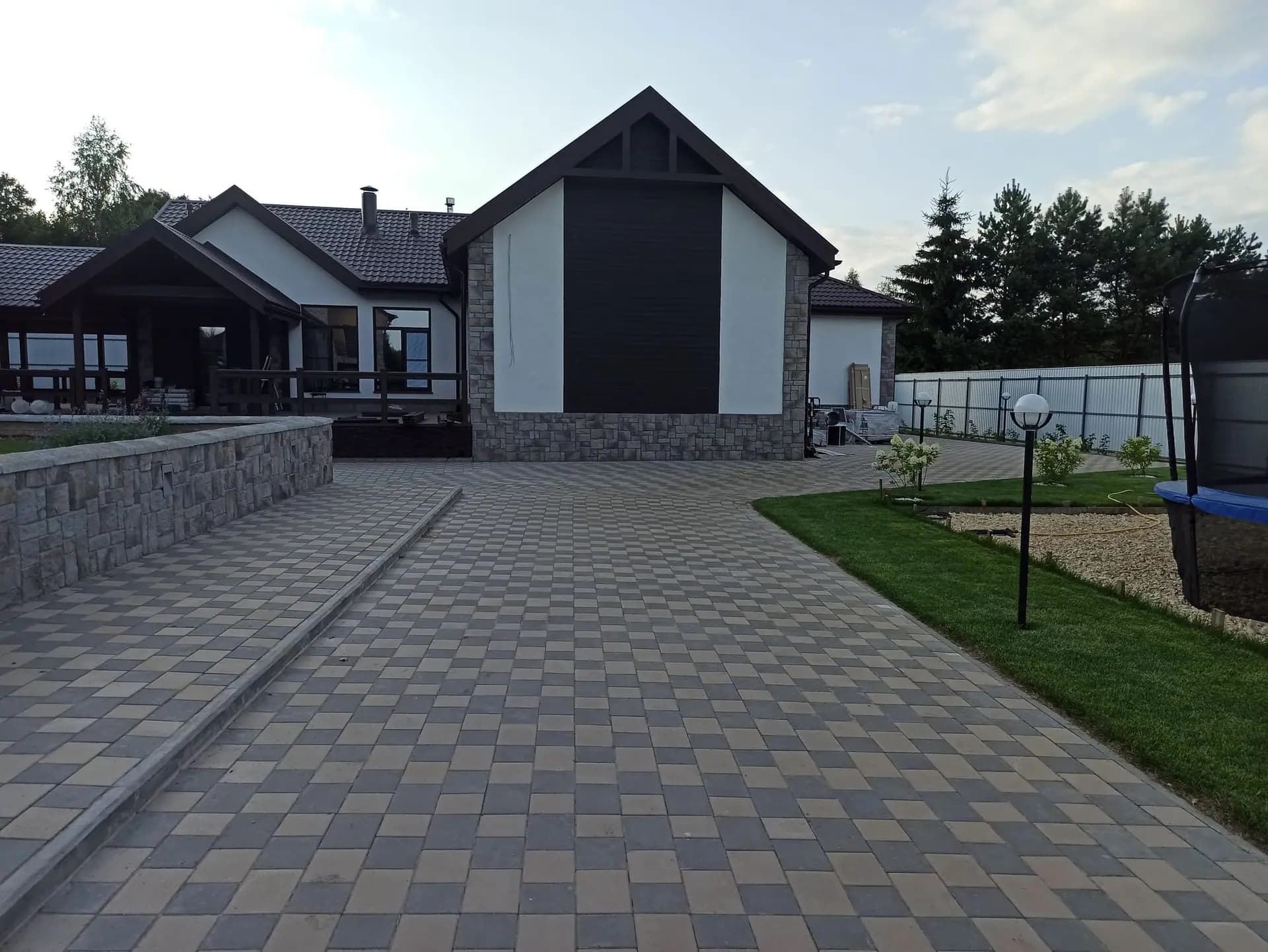 Ландшафтные работы на загородном участке 30 соток в д. Городня