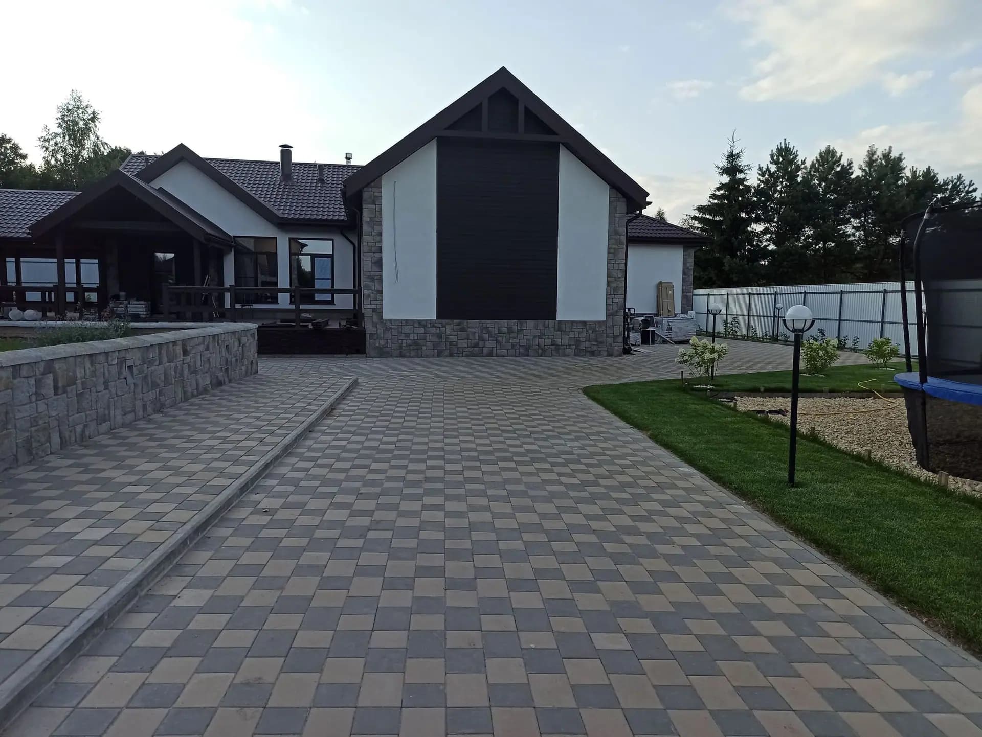 Ландшафтные работы на загородном участке 30 соток в д. Городня — фото 1