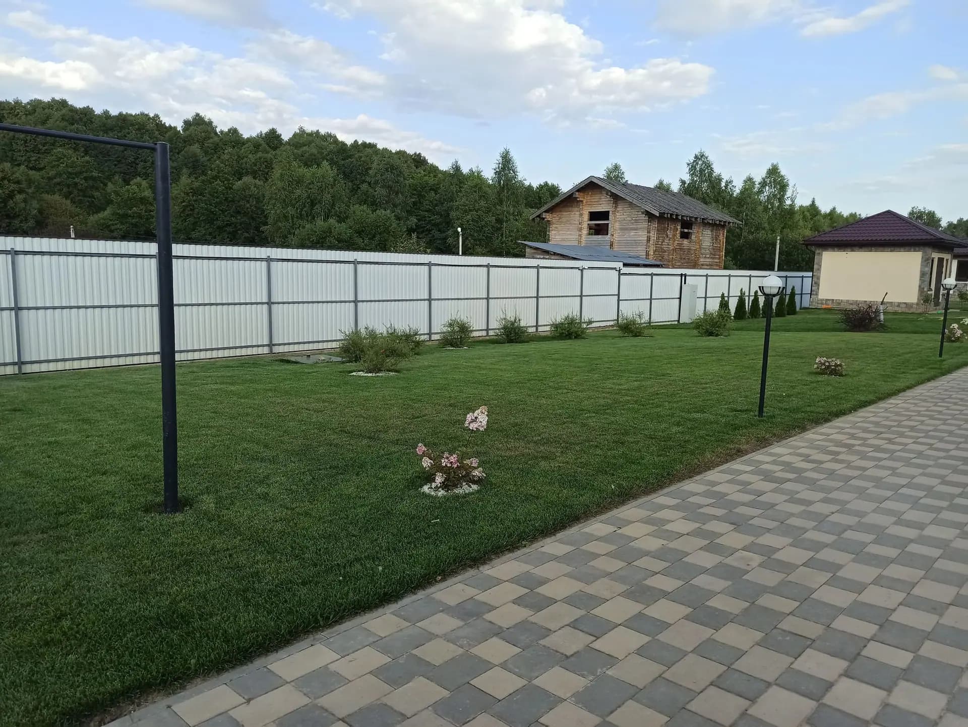 Ландшафтные работы на загородном участке 30 соток в д. Городня